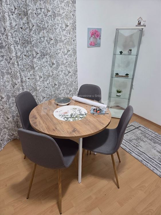 Stan u kuci sa dvoristem, odlicna lokacija — 4
