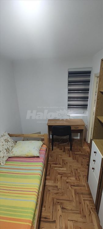 Stan u kuci, sa zasebnim ulazom i dvorostem — 10