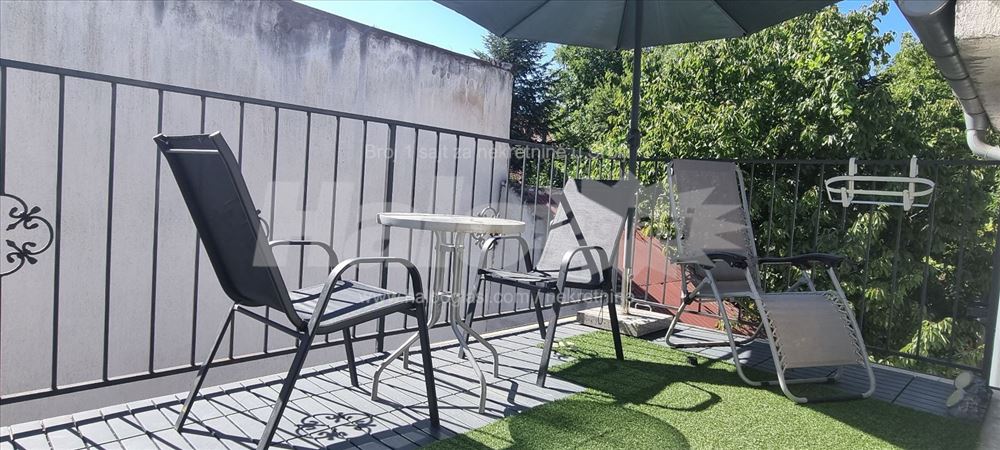 Stan u kući 70m² + terasa 10m² | parking — 4
