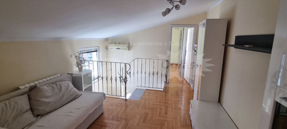 Stan u kući 70m² + terasa 10m² | parking — 5