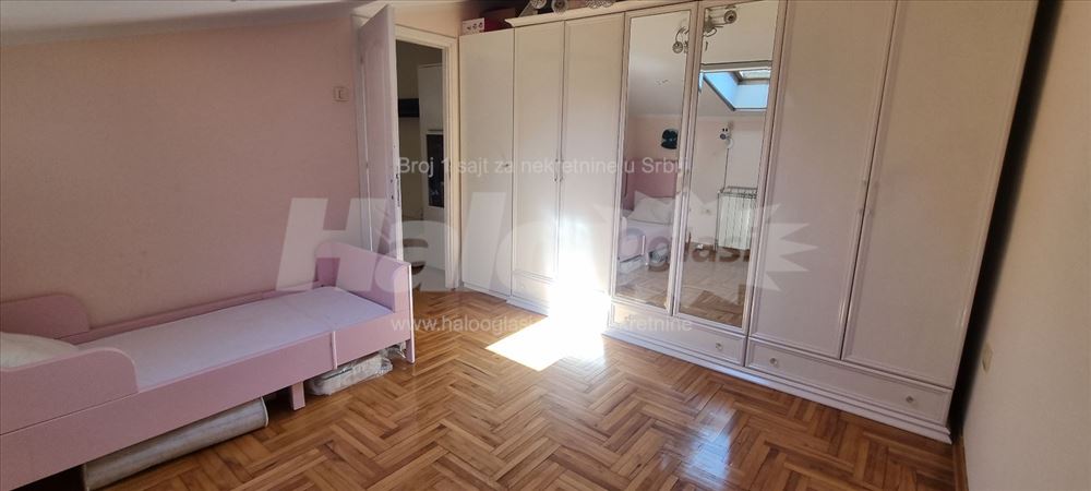 Stan u kući 70m² + terasa 10m² | parking — 7