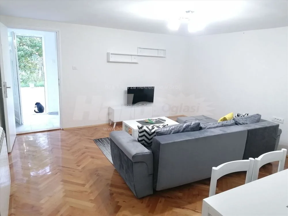 Stan u kući, prizemlje, renoviran — 3