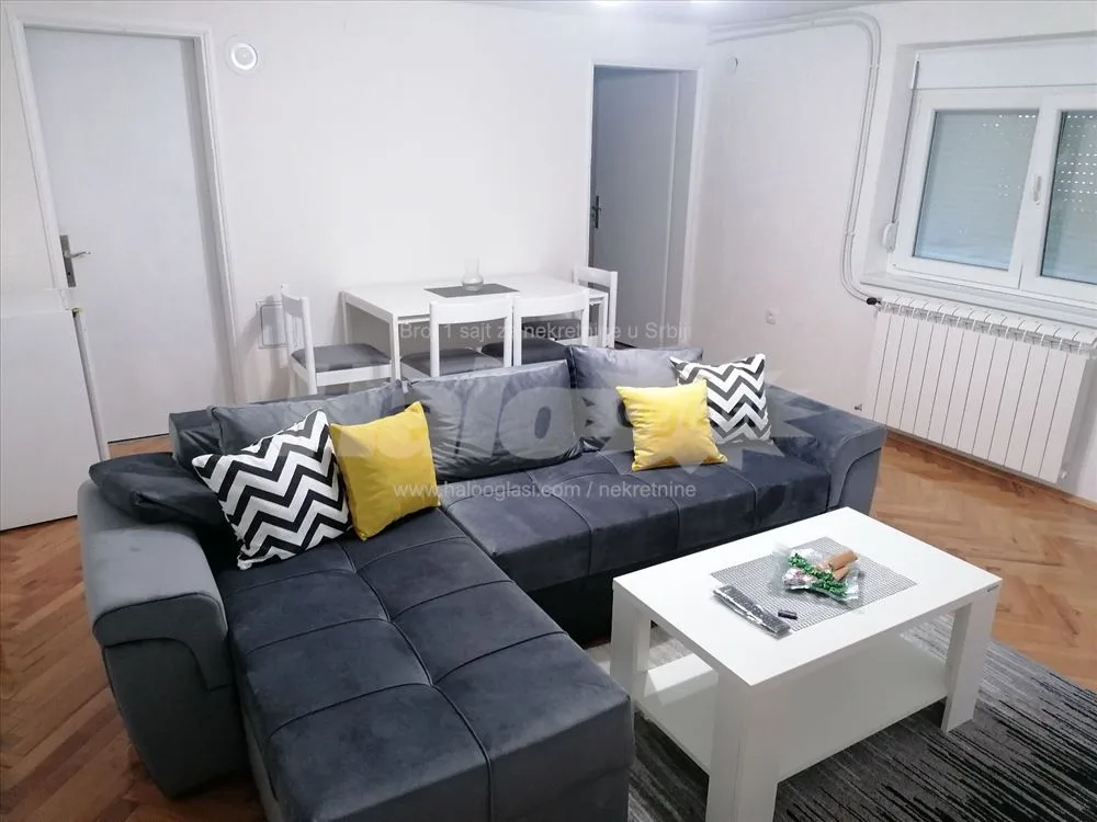 Stan u kući, prizemlje, renoviran — 5