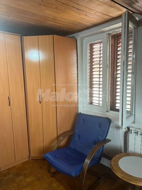 Stan u potkrovlju u privatnoj kući — 6
