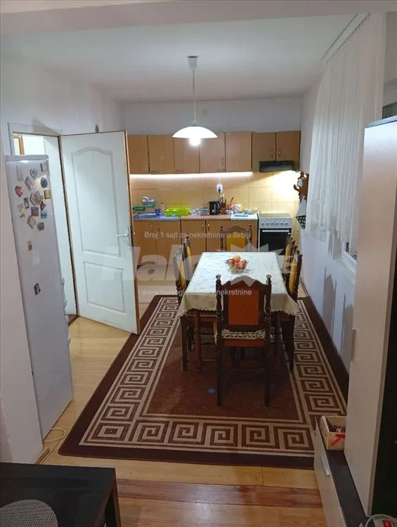 Stan u prizemlju u  kuci (P+Pk )za izdavanje — 9