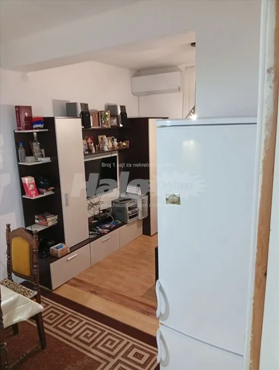 Stan u prizemlju u  kuci (P+Pk )za izdavanje — 10