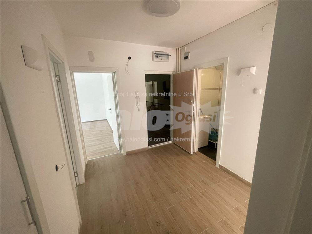 Stan u Ustaničkoj 129 renoviran 77m2 — 2