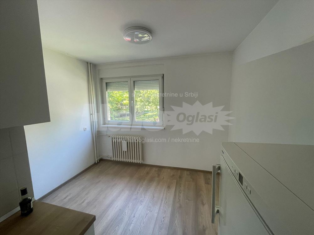 Stan u Ustaničkoj 129 renoviran 77m2 — 3