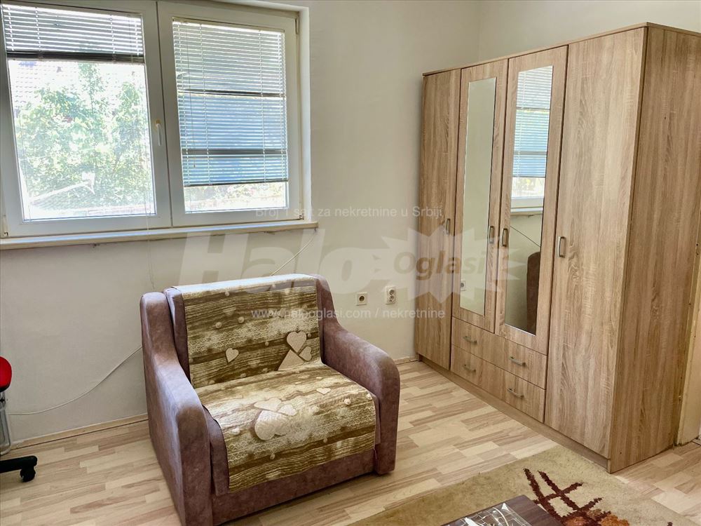 Stan u zajedničkom dvorištu 25m2 Donji Zemun — 3