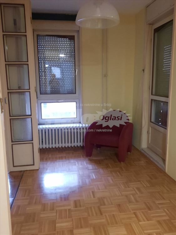 Stan u Zemunu, blizu Poljoprivrednog Fakulteta — 2