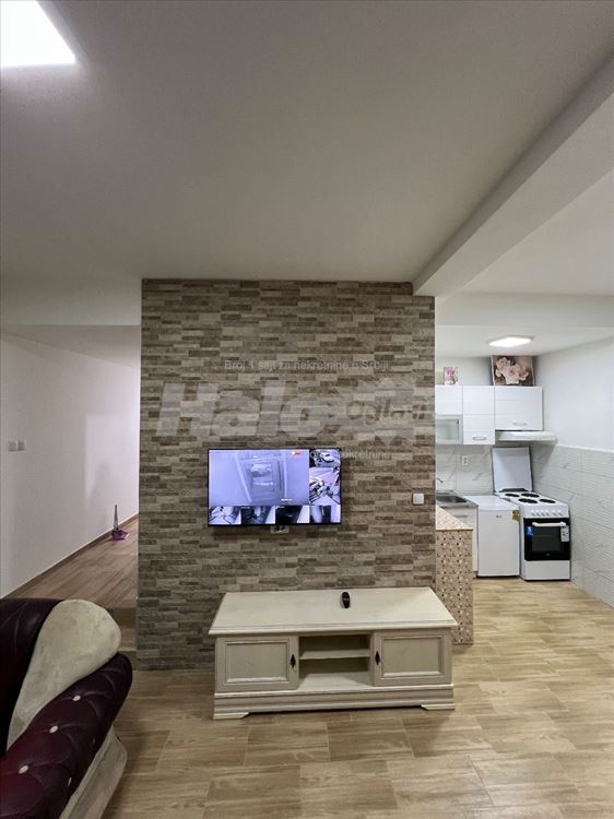 Stan u Zemunu, Cara Dusana — 8