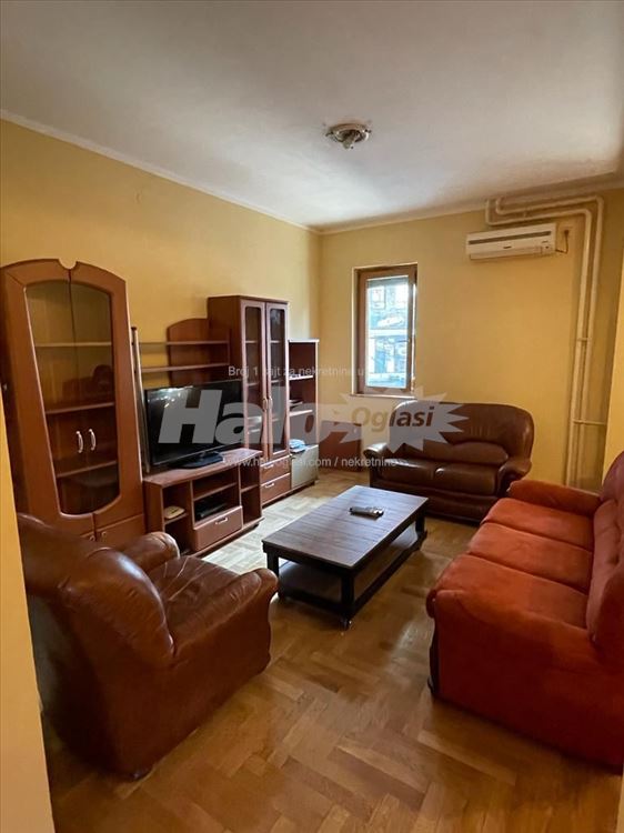 Stan ugao M. Gogrkog i Juž. bul. 65+100m² terasa — 3