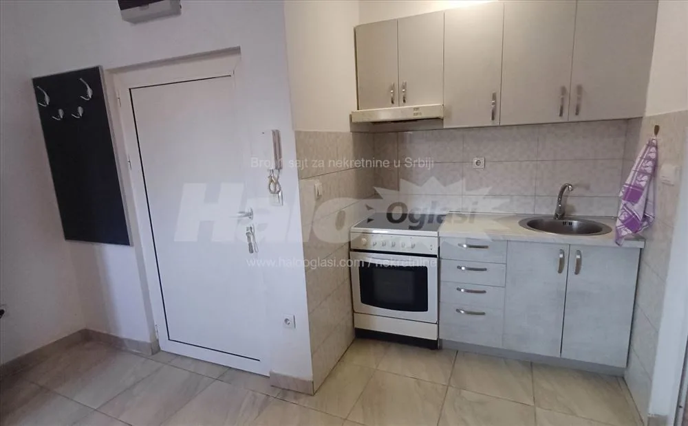 Stan za izdavanje • 3 sobe • 50m² — 3