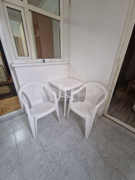 Stan za izdavanje Ustanicka — 2