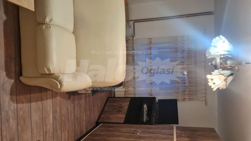Stan za samca u renoviranoj kuci u prizemlju — 5