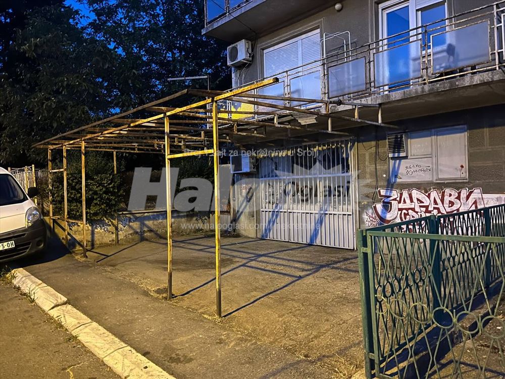 Stan/Lokal Višnjica 26kv + dvoriste — 2
