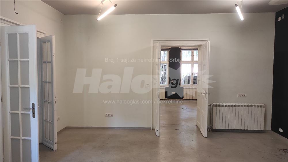 Stari grad, renovirani salonac idealnog rasporeda — 10