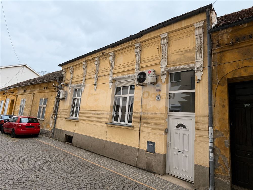 Starogradska kuća sa dvorištem u srcu Zemuna — 3