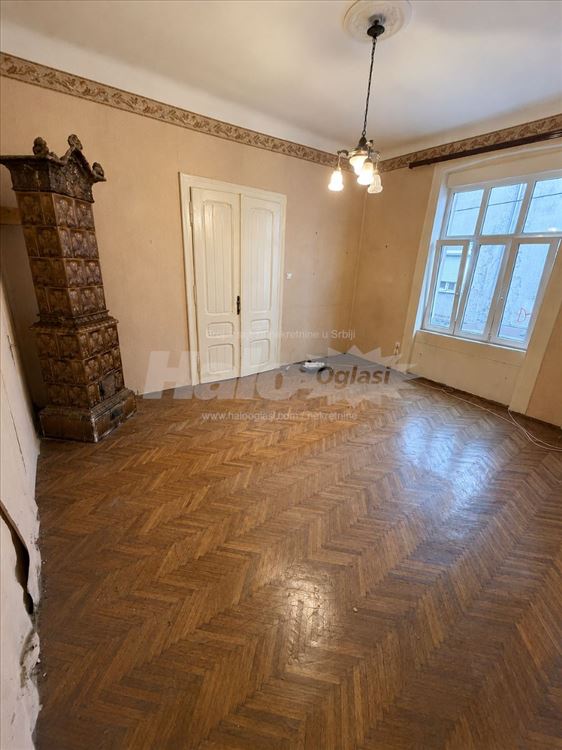 Starogradska kuća sa dvorištem u srcu Zemuna — 8