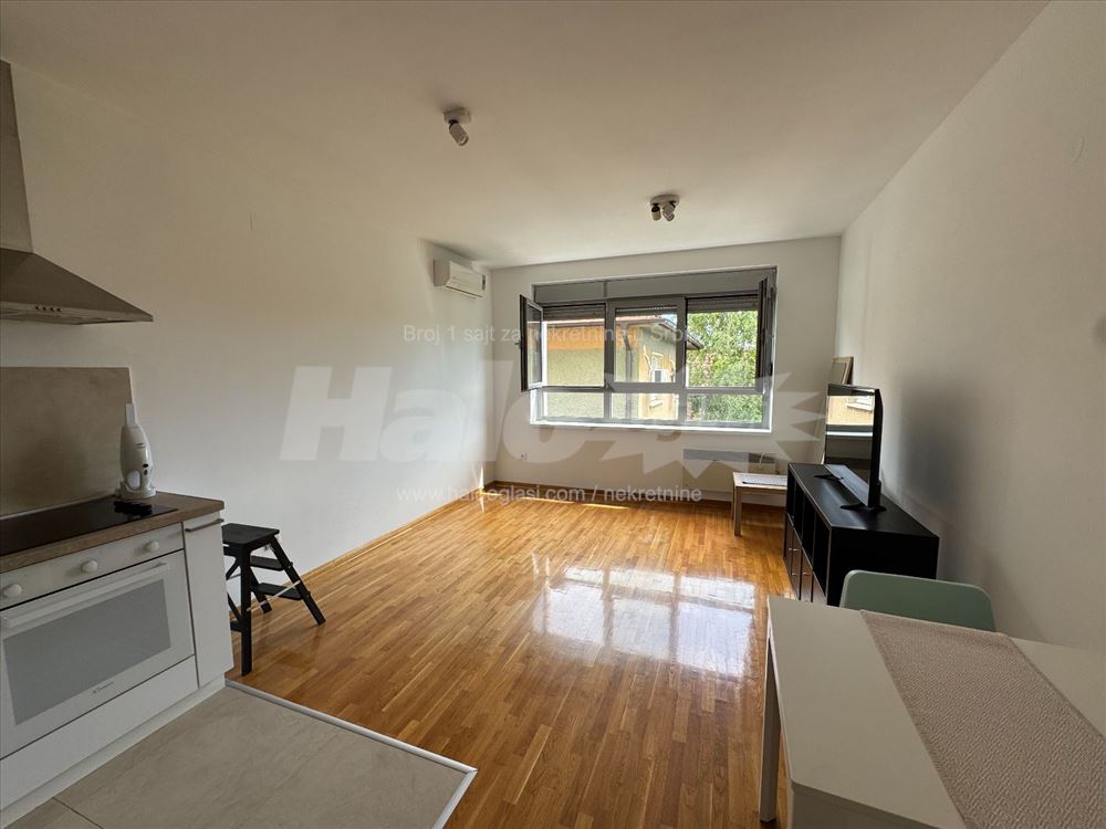Studio stan 28m2 za izdavanje — 2