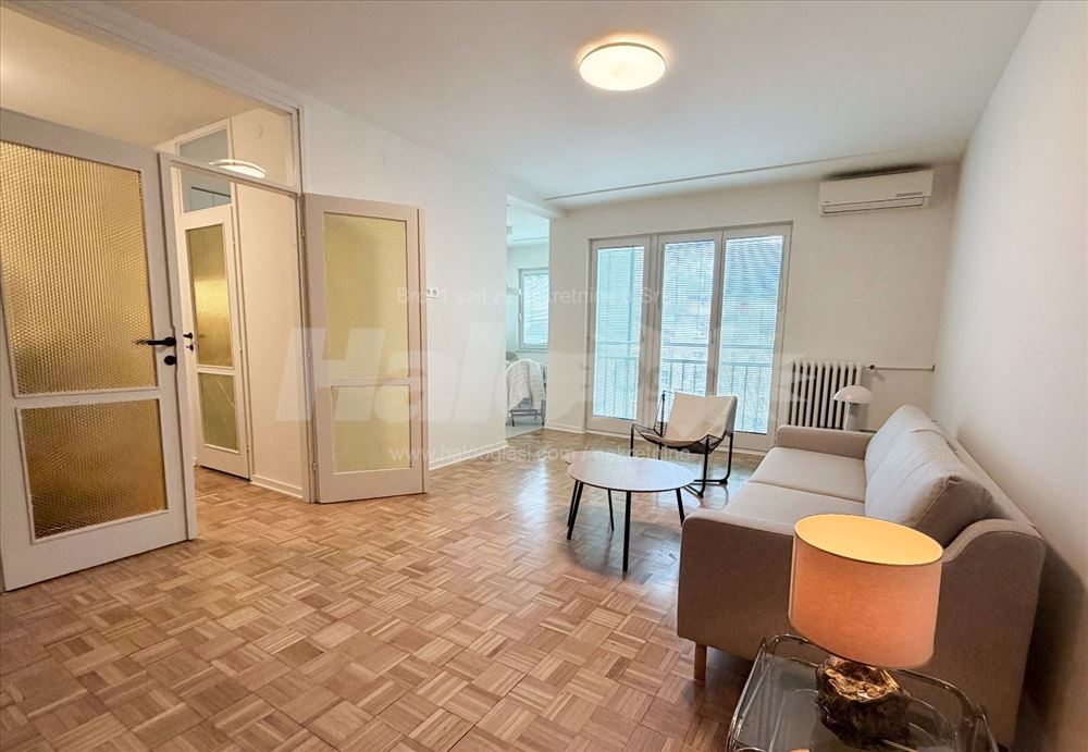 Sunny apartment close to all amenities — 2