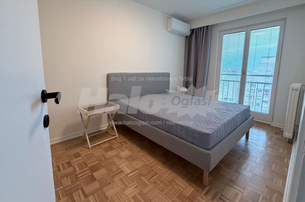 Sunny apartment close to all amenities — 5