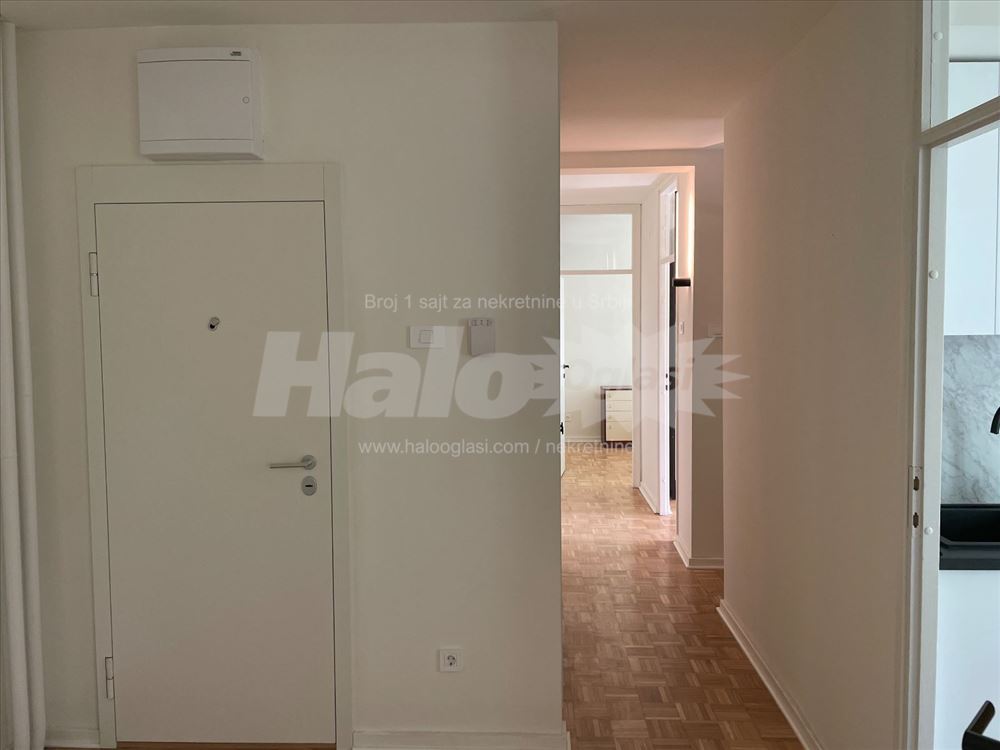 Sunny apartment close to all amenities — 11