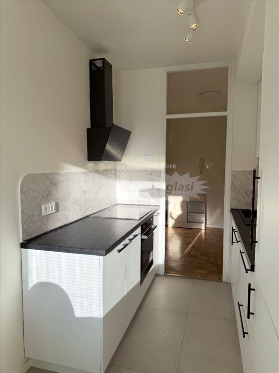 FOR RENT Sunny family apartment with a view — 2