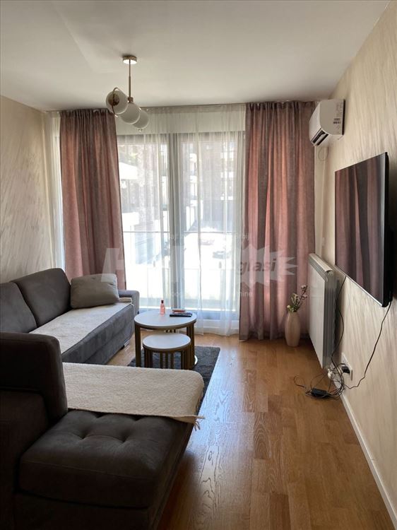 Sunnyvill naselje, stan 46m2, nov + parking mesto — 2