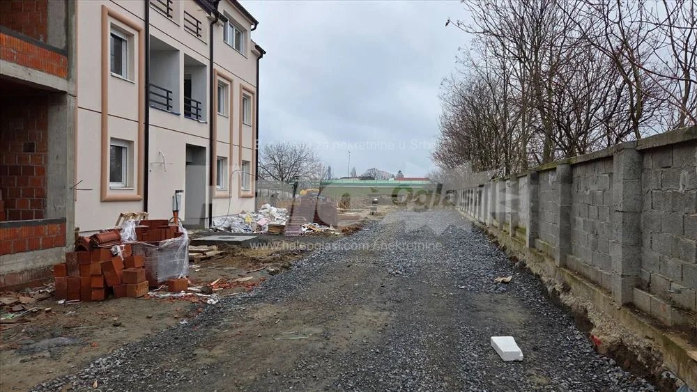 Surčin centar,Stan61m2,novogradnja,cena sa PDV-om — 10