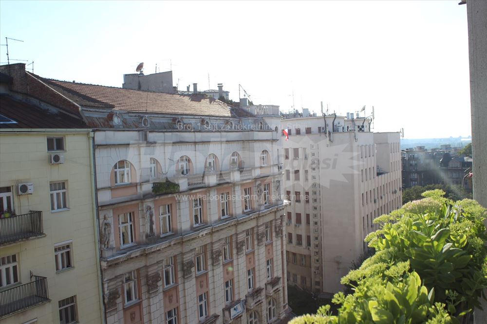 Svetao 3-soban stan s pogledom na Obilićevom vencu — 14