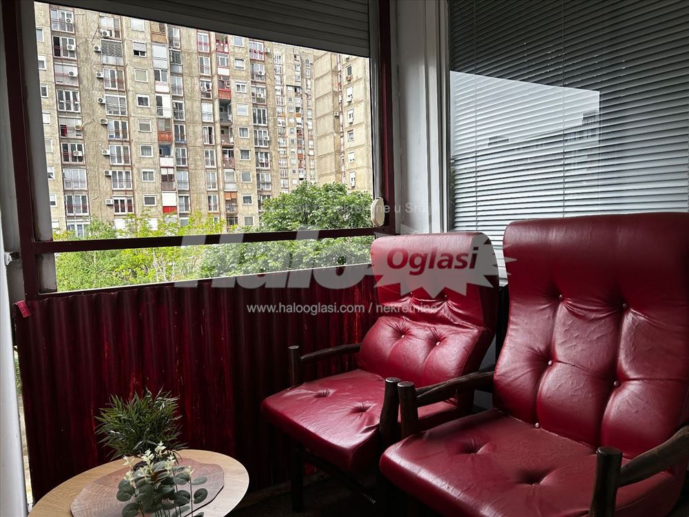 Svetao i topao stan na odlicnoj lokaciji — 6