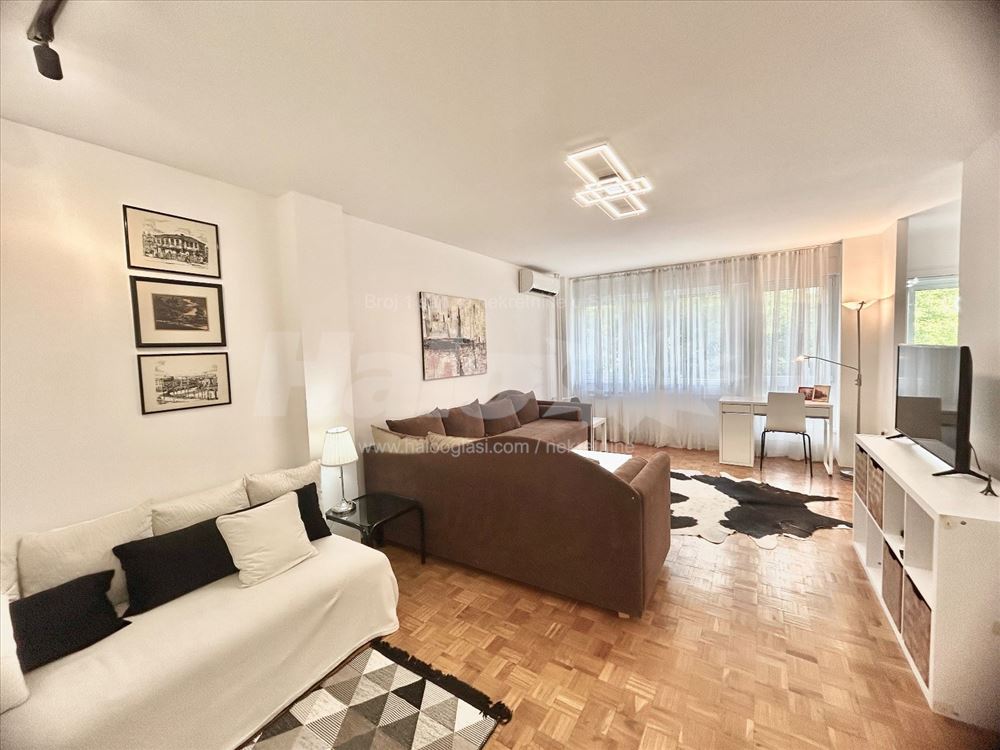 Svetao moderan , Novi Beograd, — 8