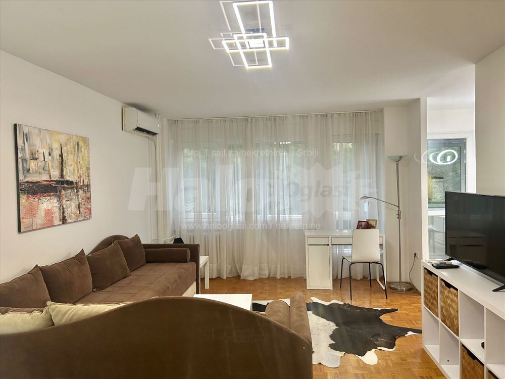 Svetao moderan , Novi Beograd, — 12
