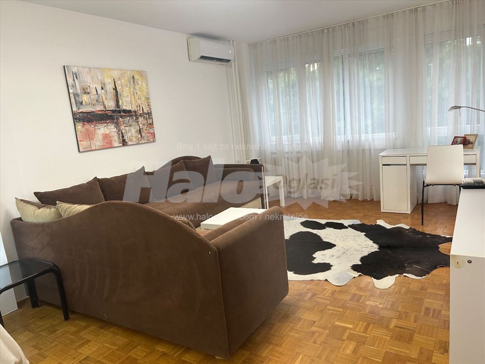 Svetao moderan , Novi Beograd, — 13