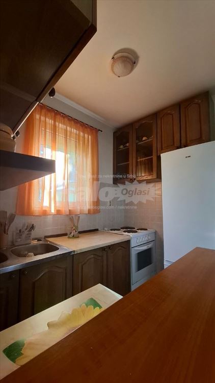 Svetao,renoviran,kompletno namešten,dvoiposoban st — 12