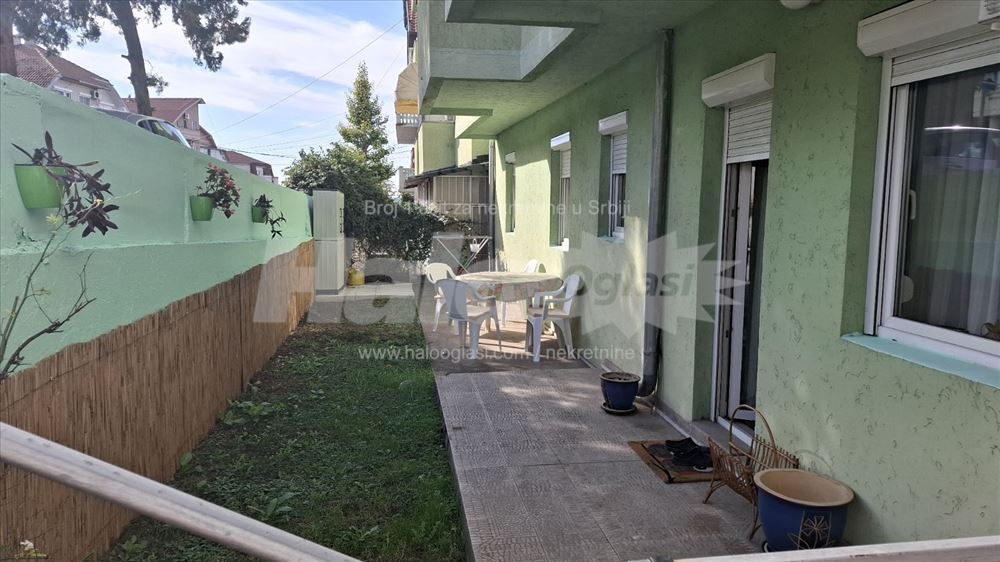 Svetao,renoviran,kompletno namešten,dvoiposoban st — 15