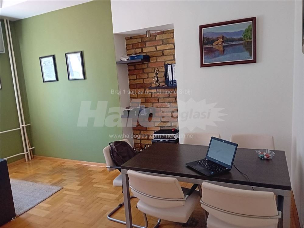 Terazija- Poslovno kanc. prostor- namešteno — 4