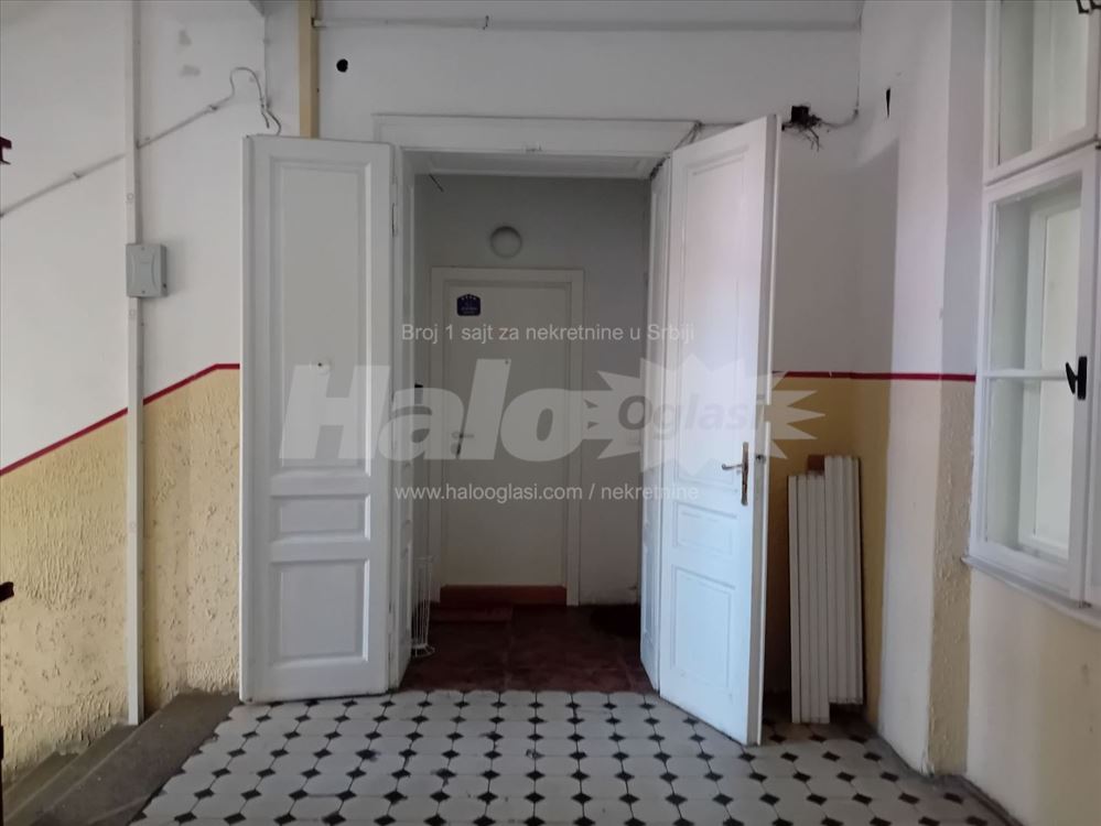 Terazija- Poslovno kanc. prostor- namešteno — 10