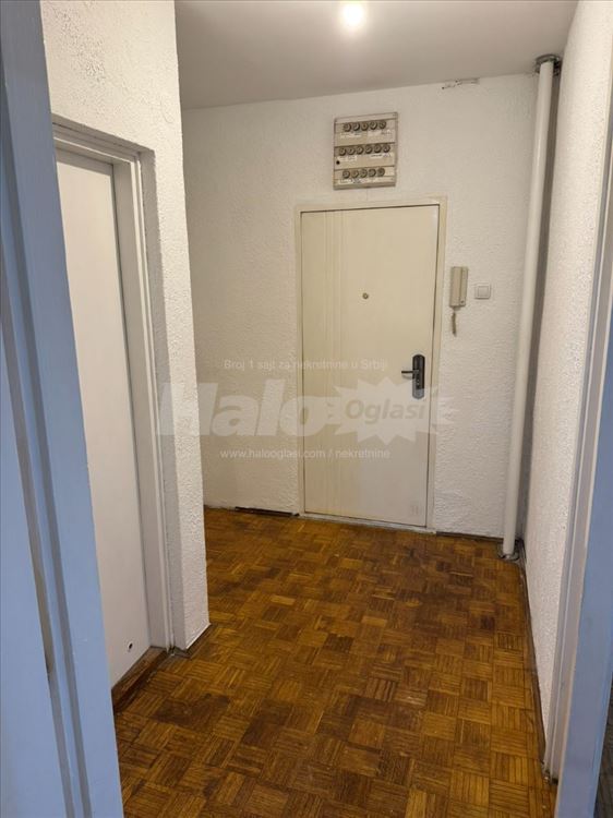 Top lokacija retko u ponudi! Trosoban stan prodaja — 6