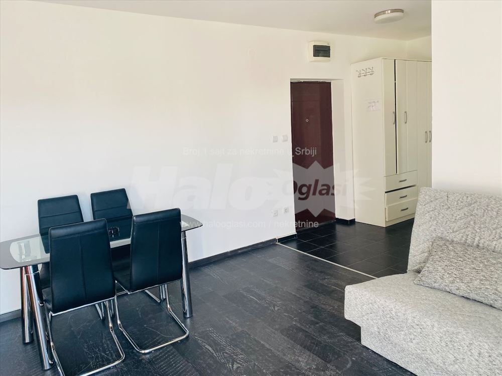 TOP lokacija! Vukov Spomenik – Garsonjera 35 m² – — 2