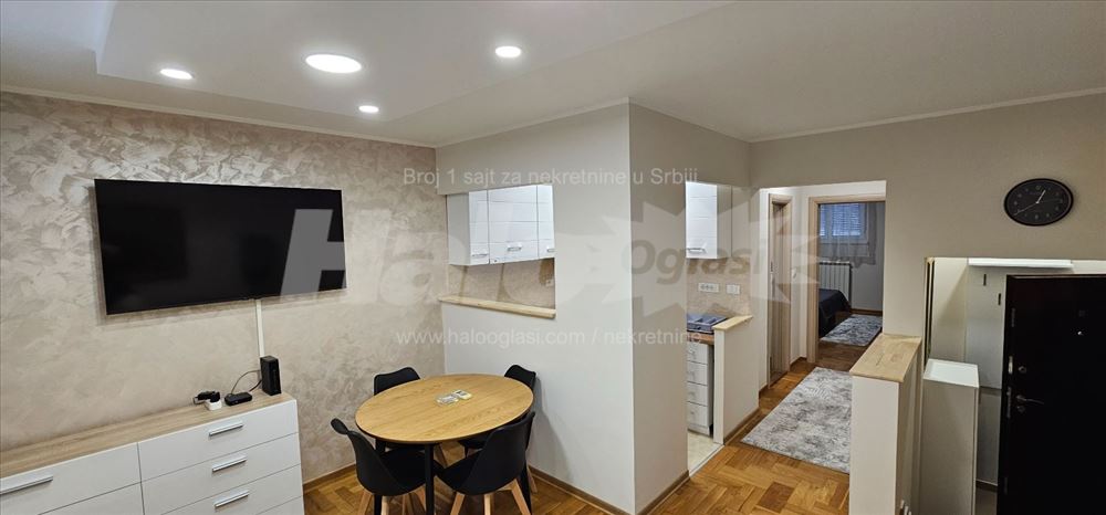 Top stan Zemun Zeleznicka 43m2+parking+ostava 12m2 — 2