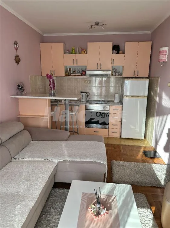Topao, lep i funkcionalan stan dostupan od 20.1. — 3