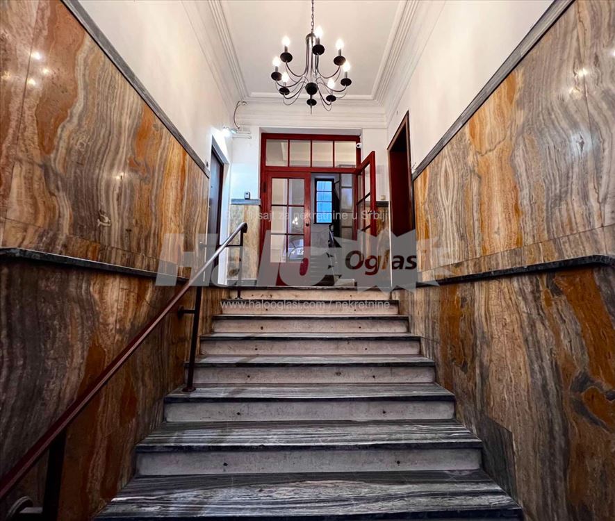 Trg Republike, Dositejeva — 4