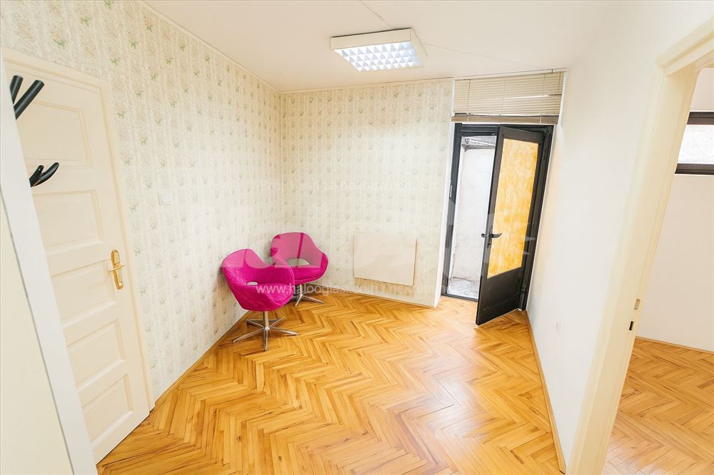 Svetao stan u srcu grada–idealna investicija, Trg — 2