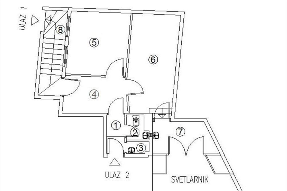 Svetao stan u srcu grada–idealna investicija, Trg — 4
