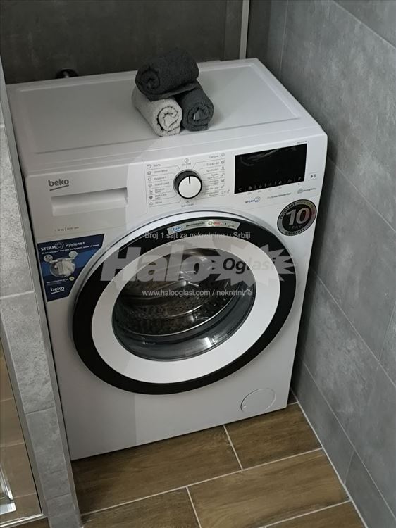 **Trgovačka centar 2.5** — 6