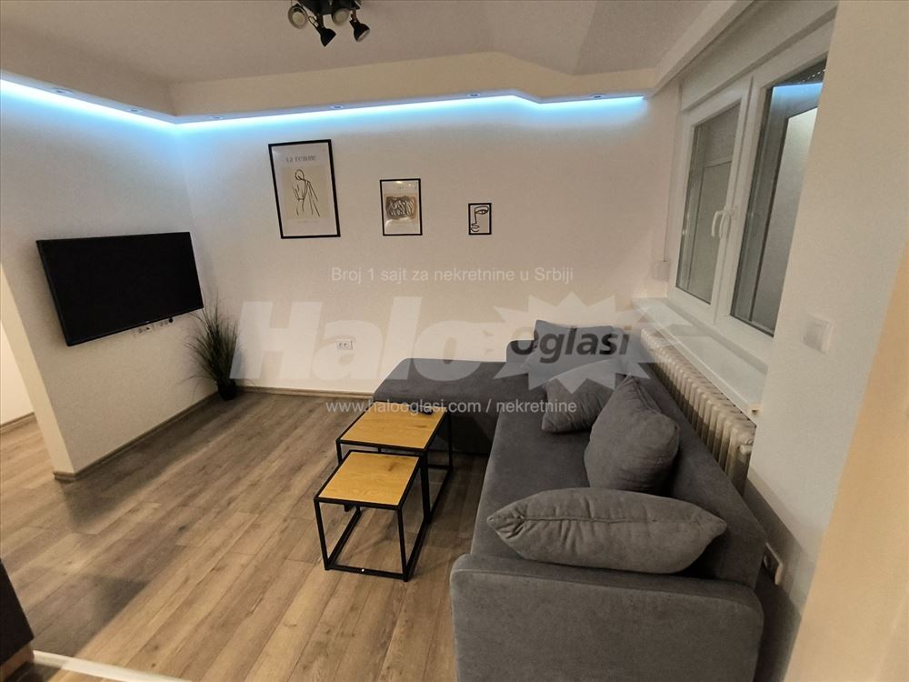 **Trgovačka centar 2.5** — 14