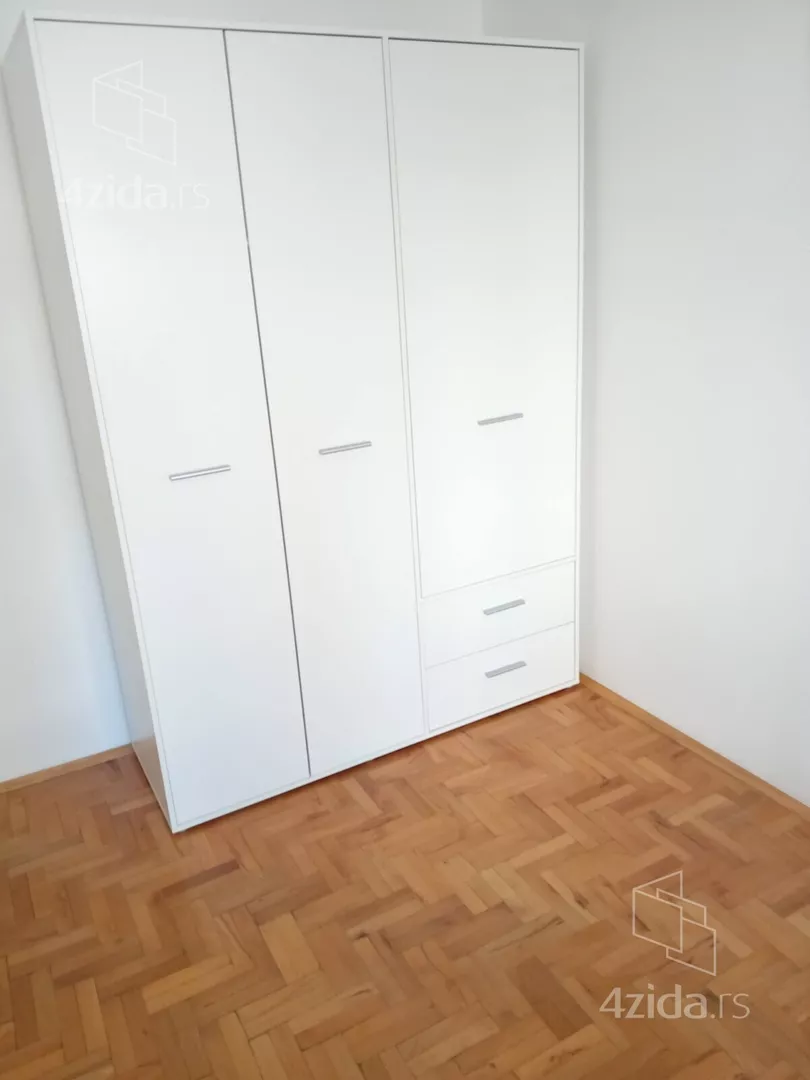 Troiposoban stan za izdavanje, Kaplara Babića 13, 450€, 70m² — 4