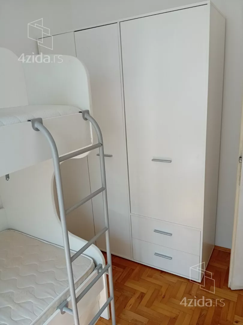 Troiposoban stan za izdavanje, Kaplara Babića 13, 450€, 70m² — 5